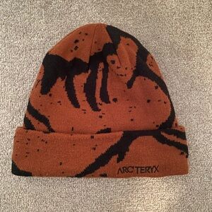 Arc'teryx Grotto Toque Orange and Black Beanie